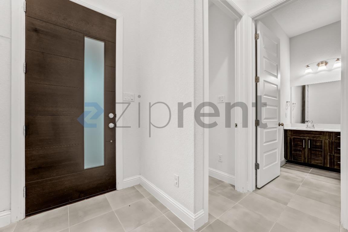 6405 Golden Bough Ln - Photo 7 of 34
