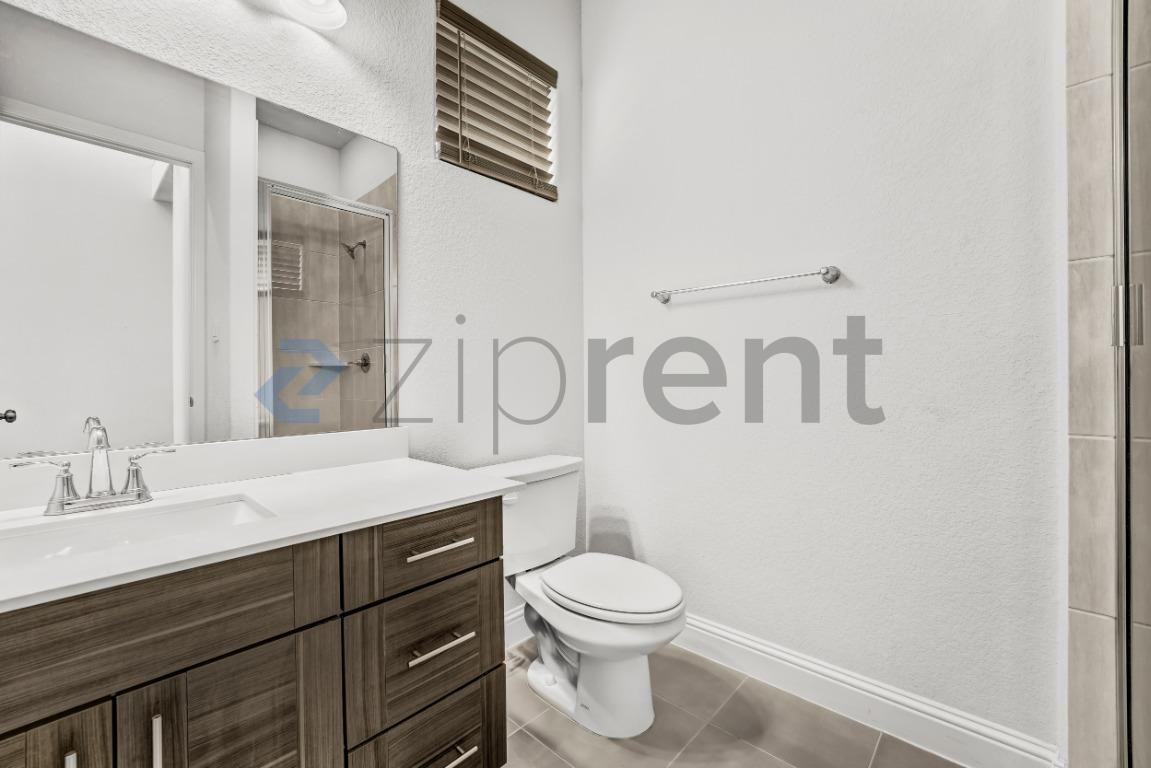 6405 Golden Bough Ln - Photo 5 of 32