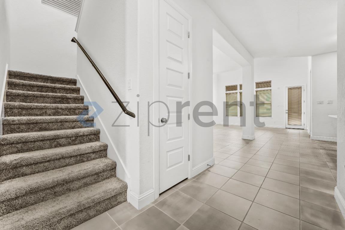 6405 Golden Bough Ln - Photo 4 of 32