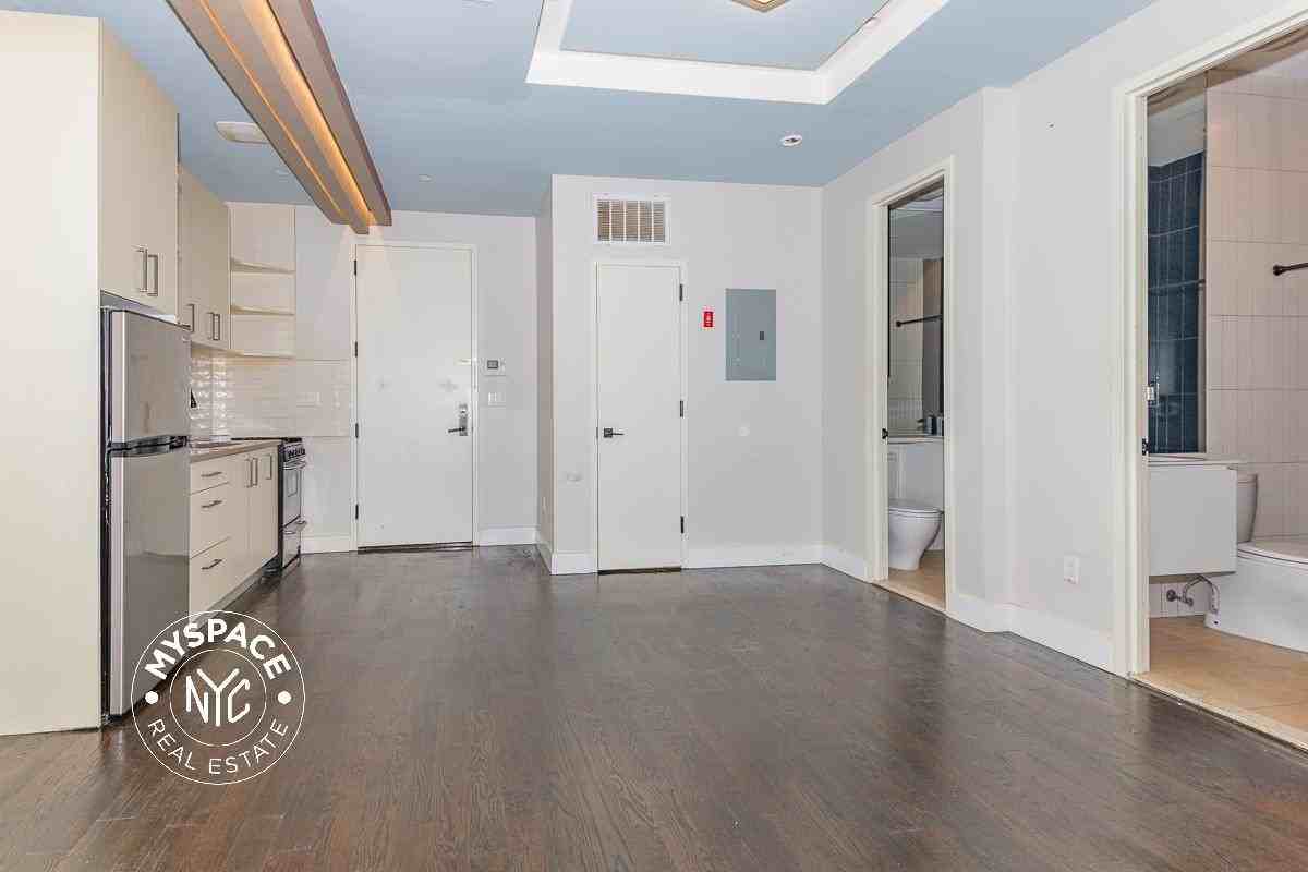 854 Greene Ave #3A - Photo 2 of 9