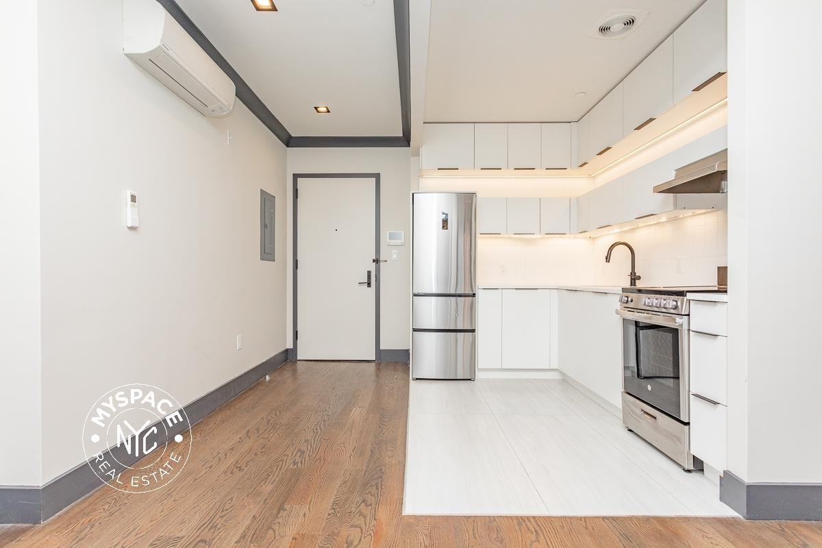 1078 Bergen St #4A - Photo 2 of 7