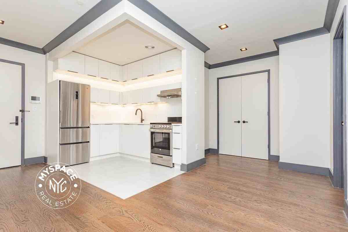 1078 Bergen St #4A - Photo 3 of 7