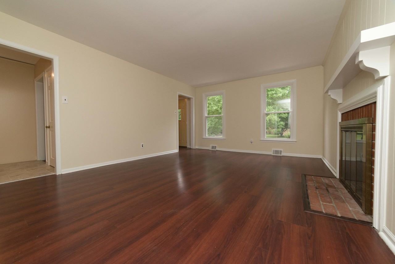 440 Cricket Ln - Photo 3 of 33