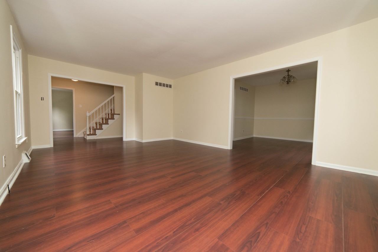 440 Cricket Ln - Photo 4 of 33