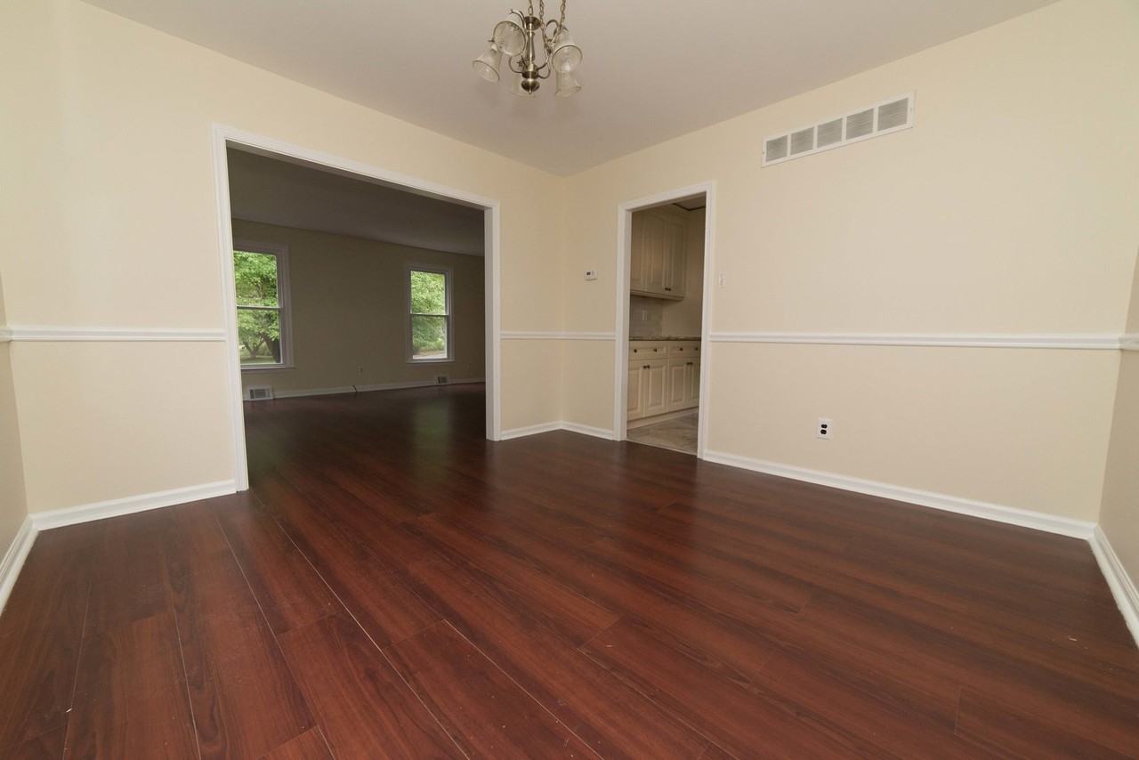 440 Cricket Ln - Photo 6 of 33