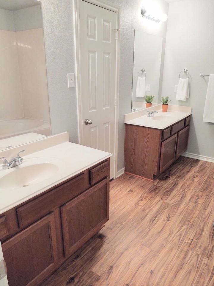 3024 Lake Side Dr - Photo 5 of 28