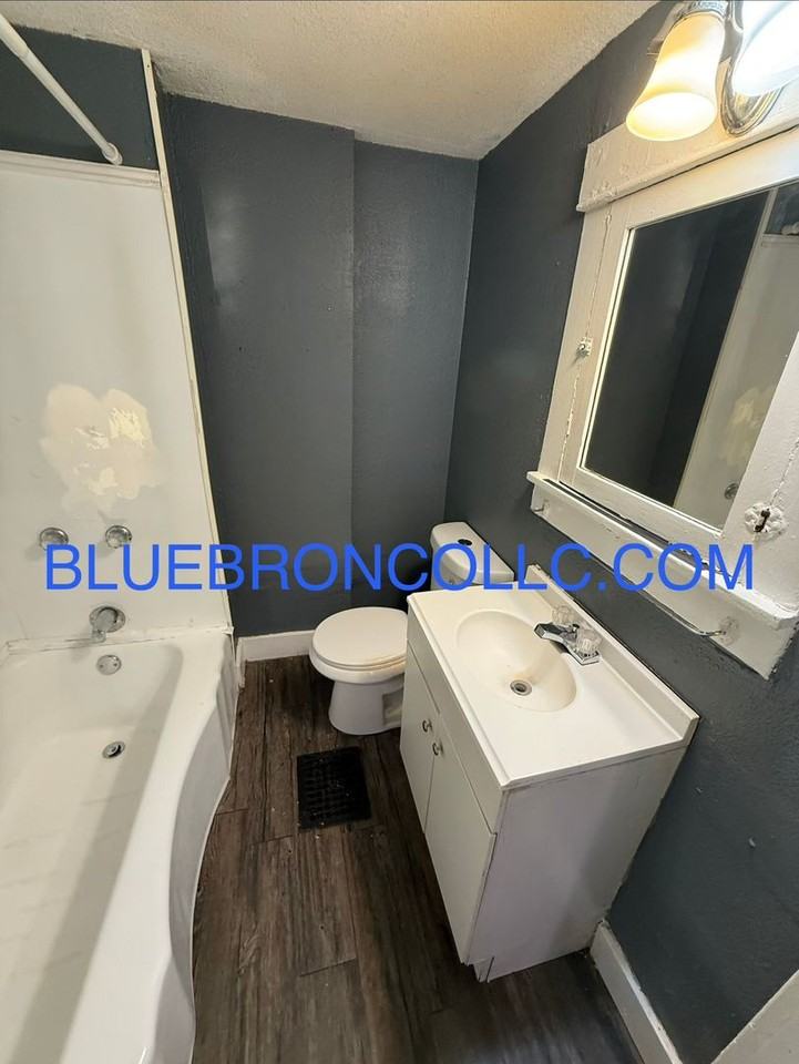 3435 E 7th St - Photo 7 of 9