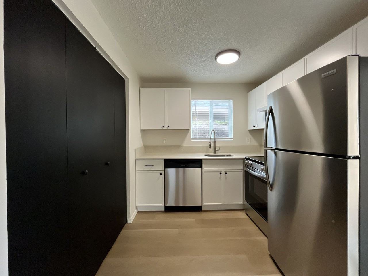 5911 Se 83rd Ave - Photo 3 of 30
