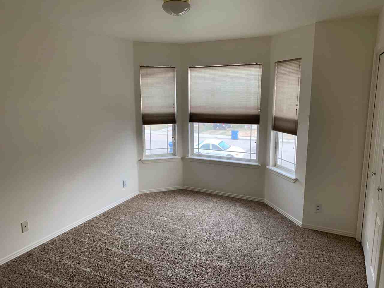 2877 W Ona St - Photo 6 of 22