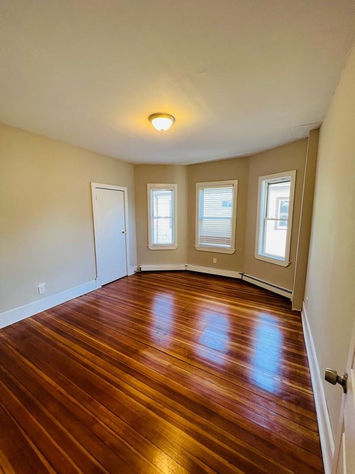 10 Westcott St - Photo 4 of 8