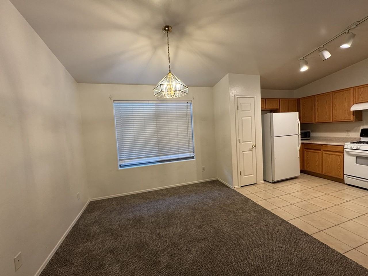 3188 Copper Pointe Dr - Photo 7 of 19