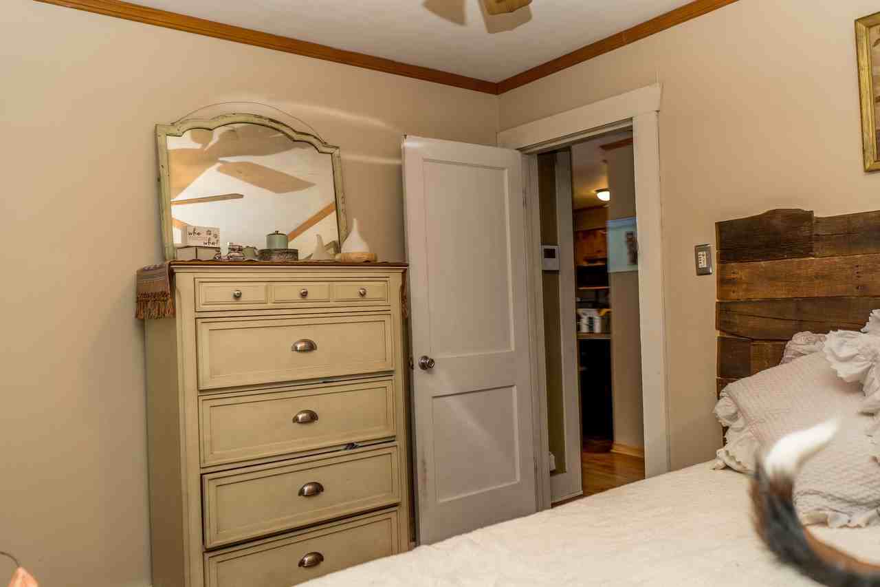 902 Again St - Photo 6 of 22