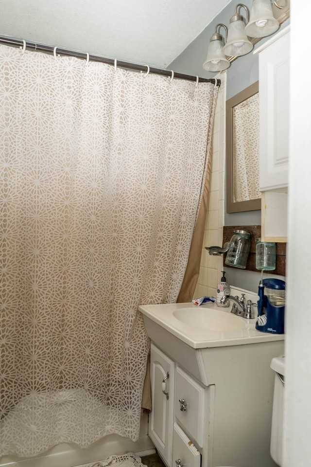 902 Again St - Photo 7 of 22