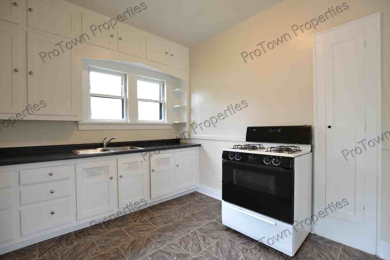 801 North Bluff Street #2 - Photo 3 of 12