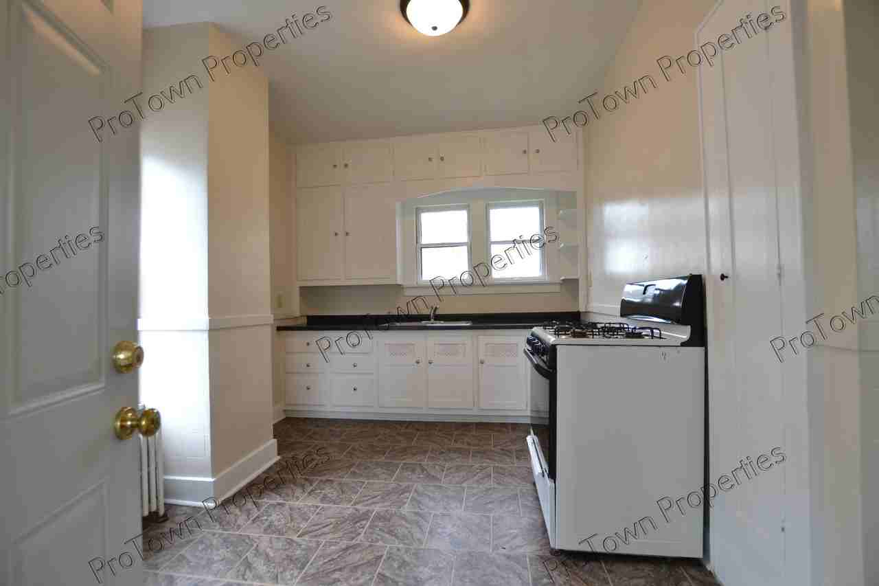 801 North Bluff Street #2 - Photo 4 of 12