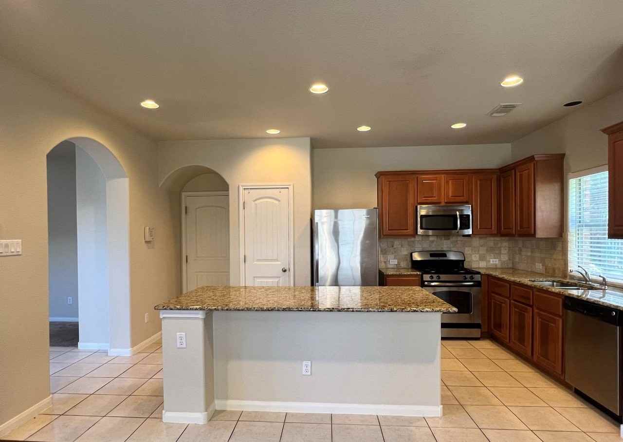 11400 W Parmer Ln - Photo 6 of 23