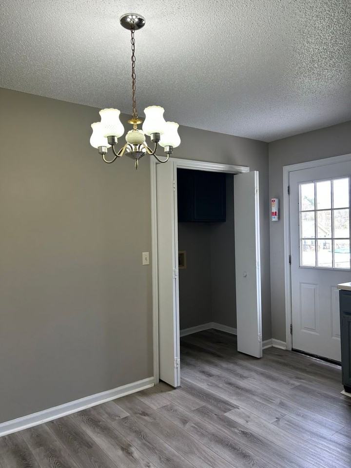 49 Iris Ln - Photo 2 of 4