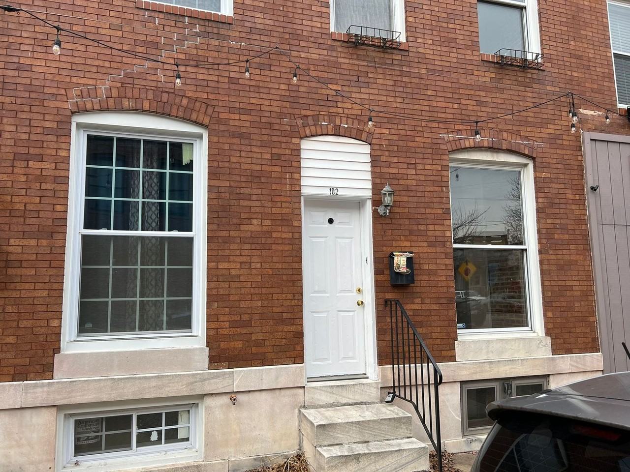 102 S Curley St