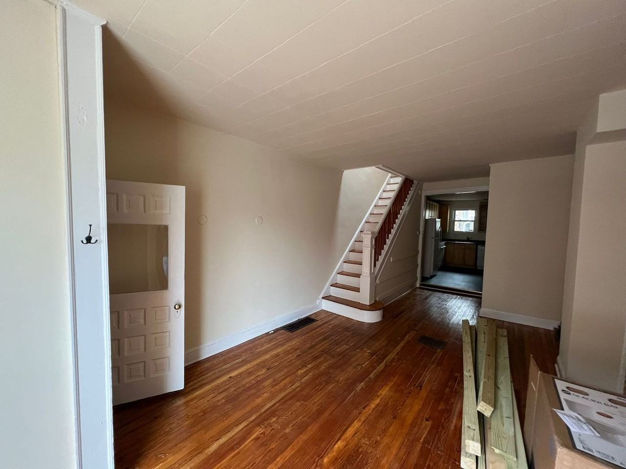 102 S Curley St - Photo 3 of 18