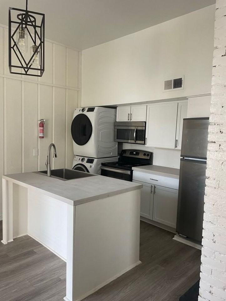 7710 Oak St - Photo 2 of 7