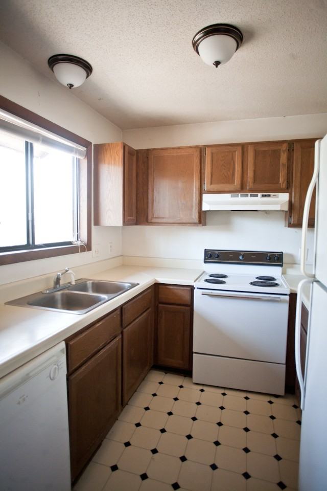 1629 Smith Level Rd - Photo 2 of 13