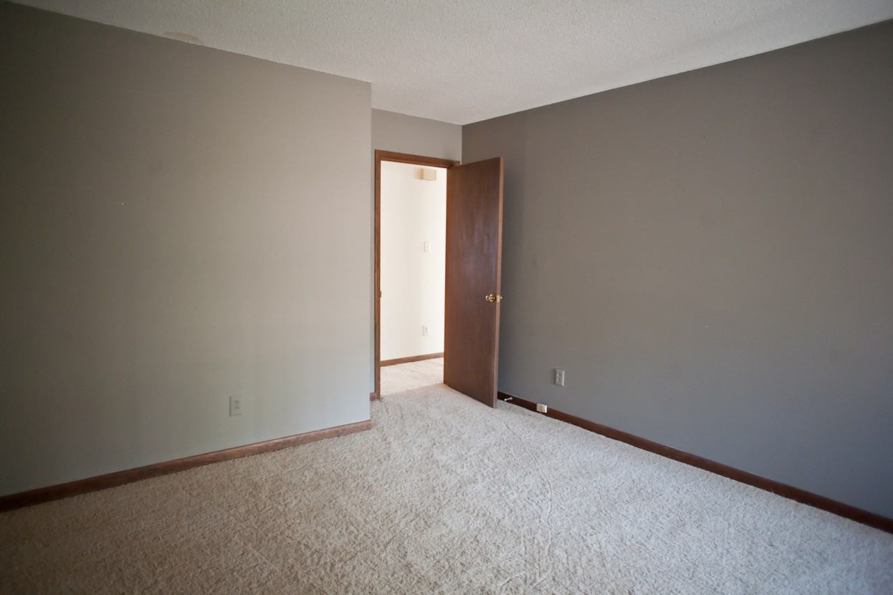 1629 Smith Level Rd - Photo 5 of 13