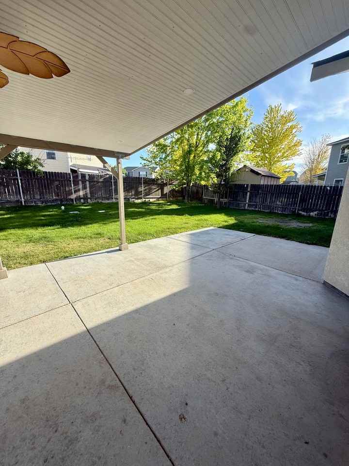 14103 Pearl Pointe Dr - Photo 3 of 47