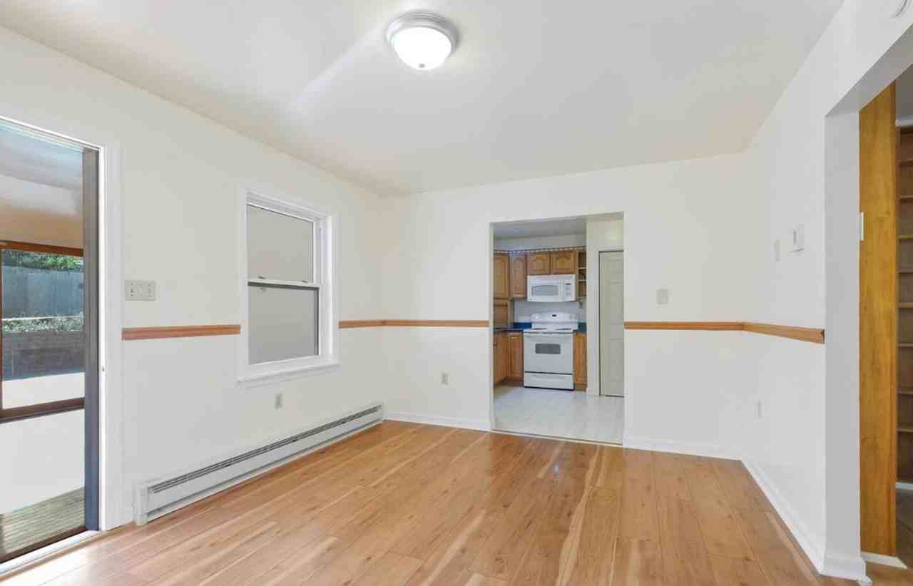 25 N Maple Ave - Photo 4 of 24