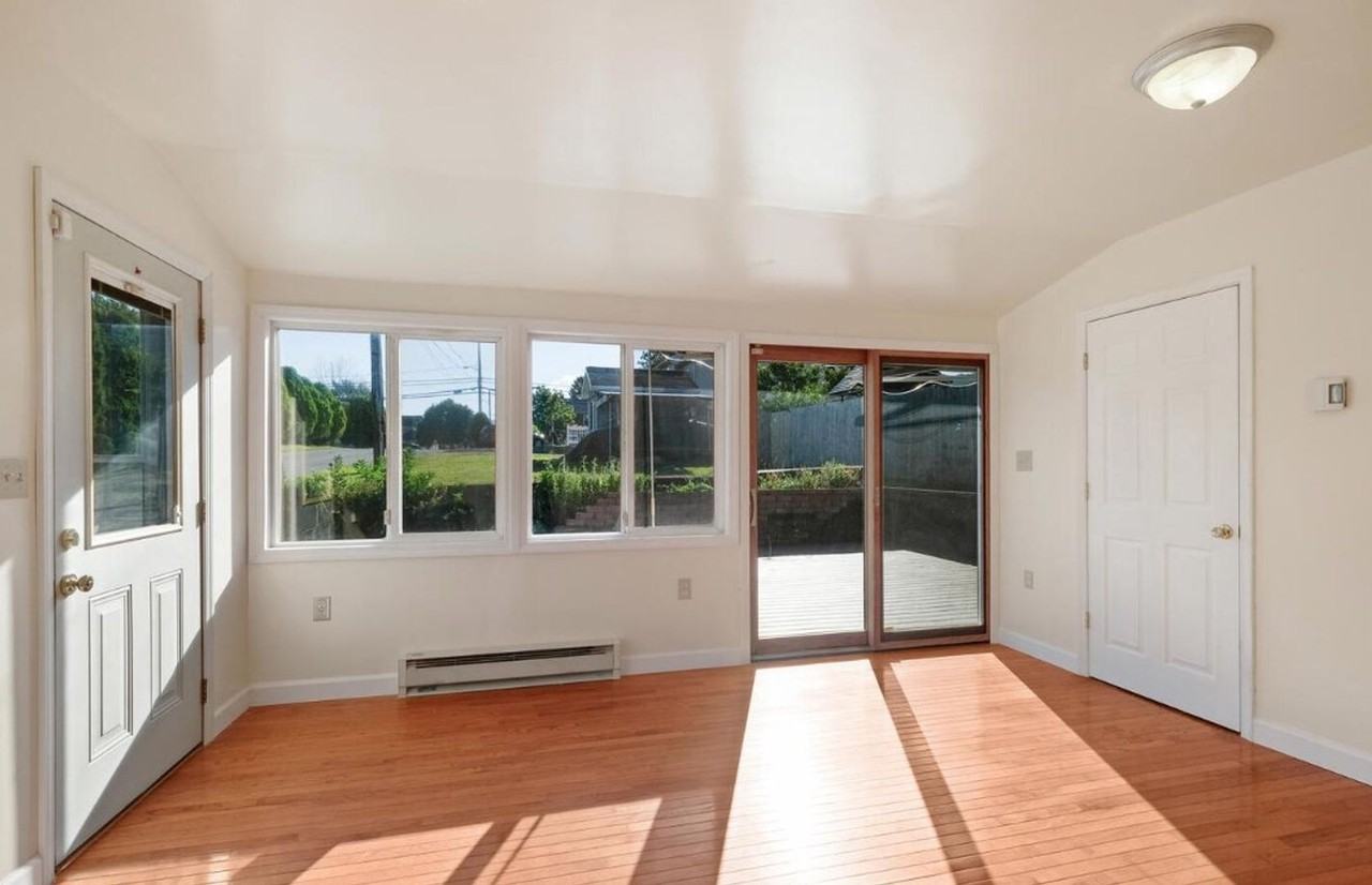 25 N Maple Ave - Photo 7 of 24