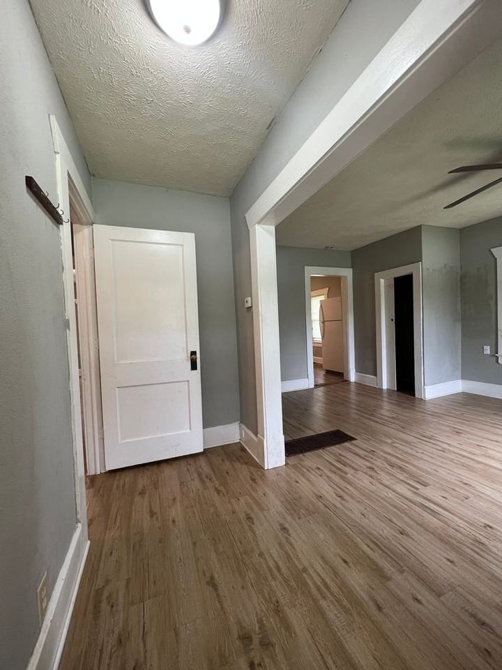 1522 W High St - Photo 4 of 15