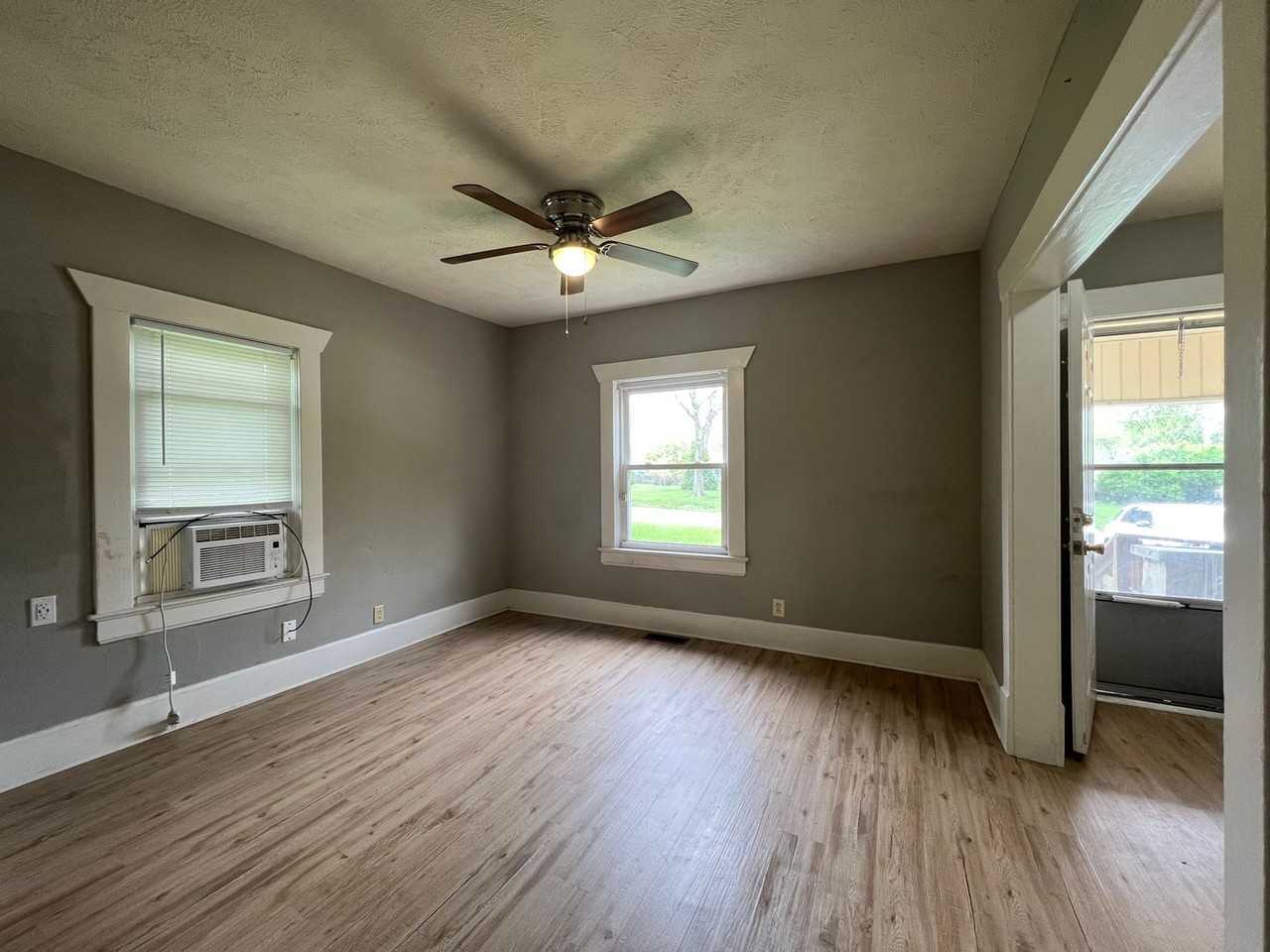 1522 W High St - Photo 5 of 15