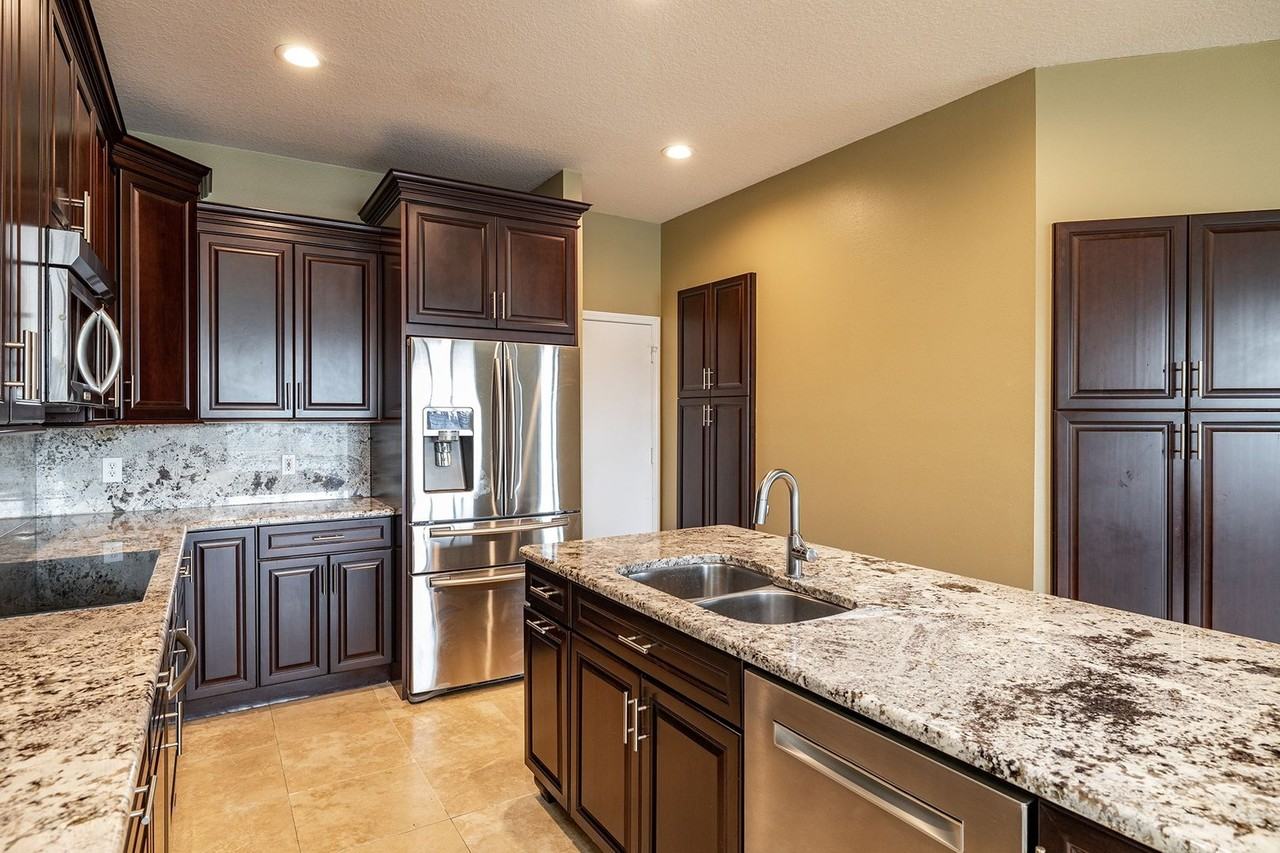 11328 Misty Isle Ln - Photo 2 of 18