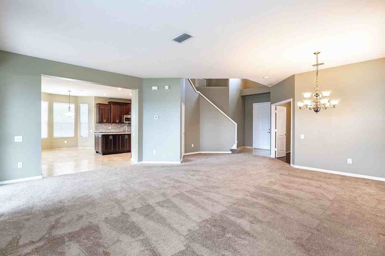 11328 Misty Isle Ln - Photo 3 of 18