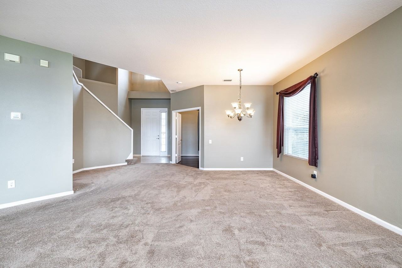 11328 Misty Isle Ln - Photo 5 of 18
