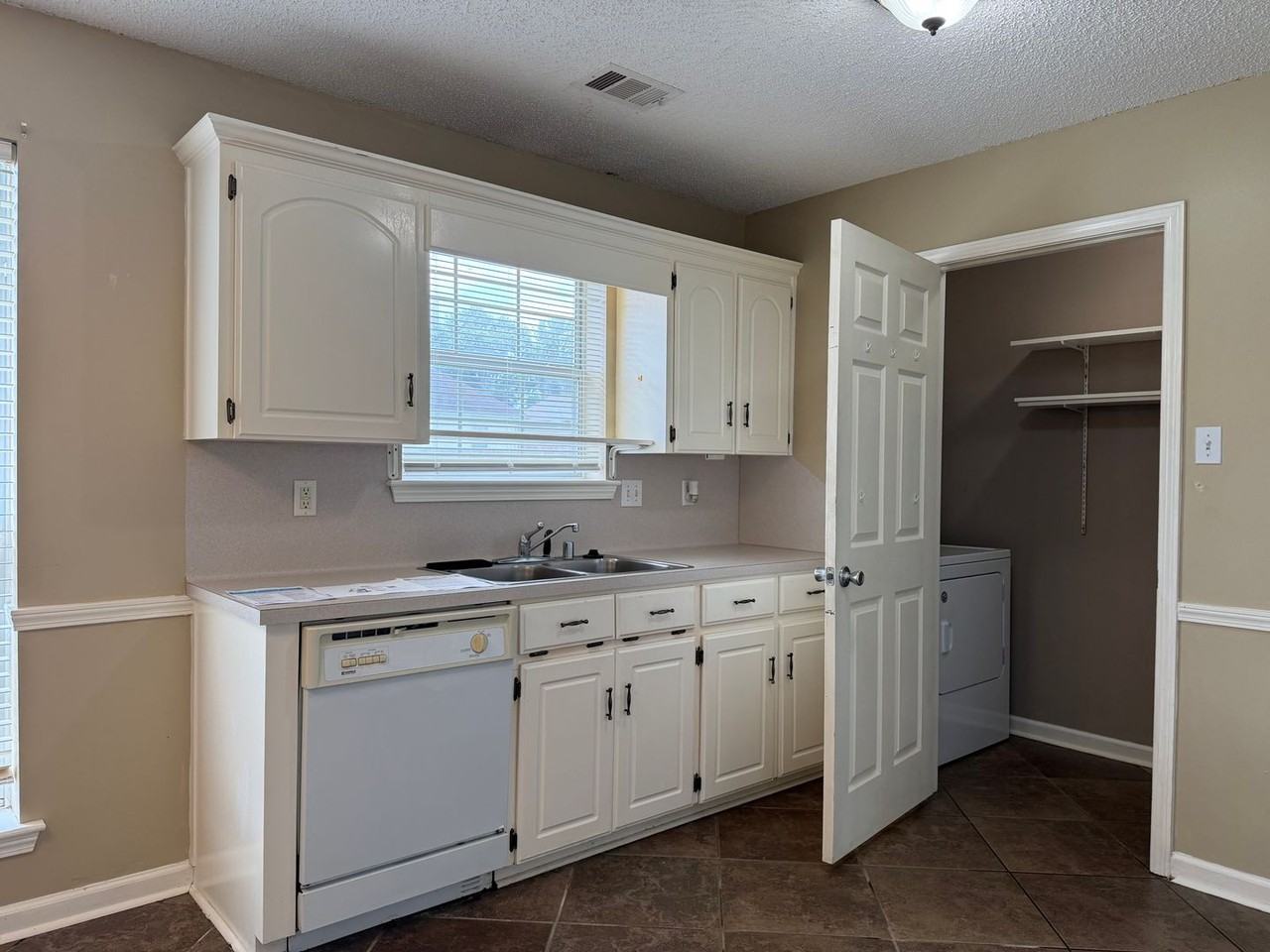 23 Violet Ln - Photo 6 of 19