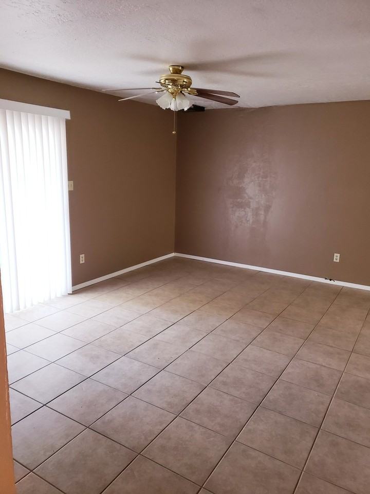 221 Shirley St Ne - Photo 2 of 10
