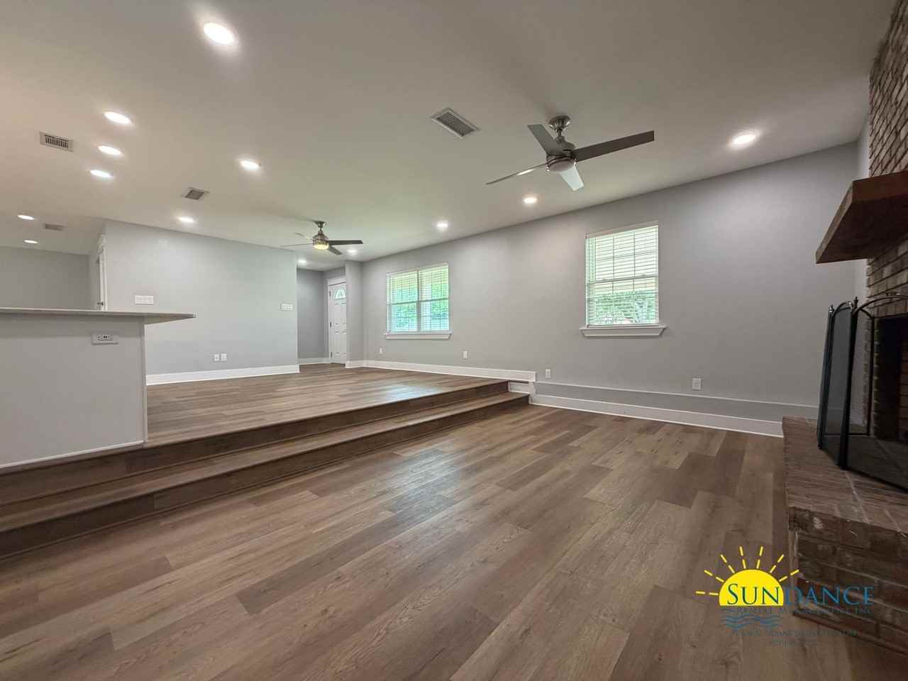 130 Walton Dr Ne - Photo 3 of 19