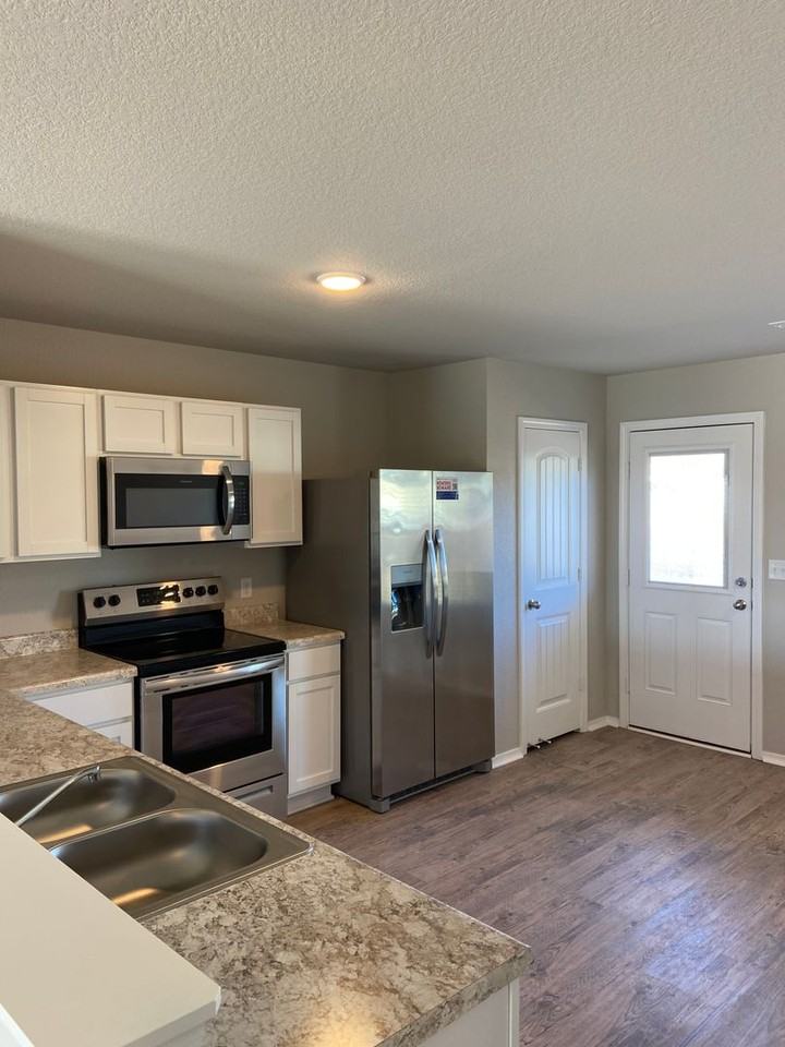 1750 Ryder St - Photo 6 of 20