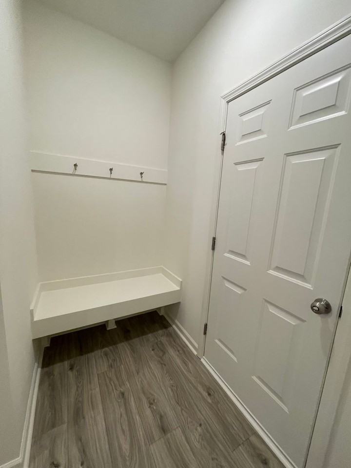105 Luna Ln - Photo 6 of 30