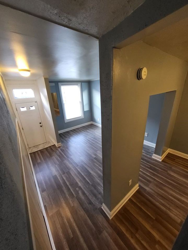 517 N Rose St - Photo 4 of 27