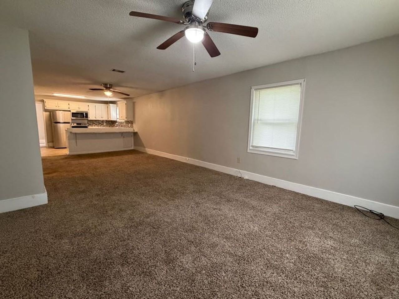 717 Eve St - Photo 4 of 21
