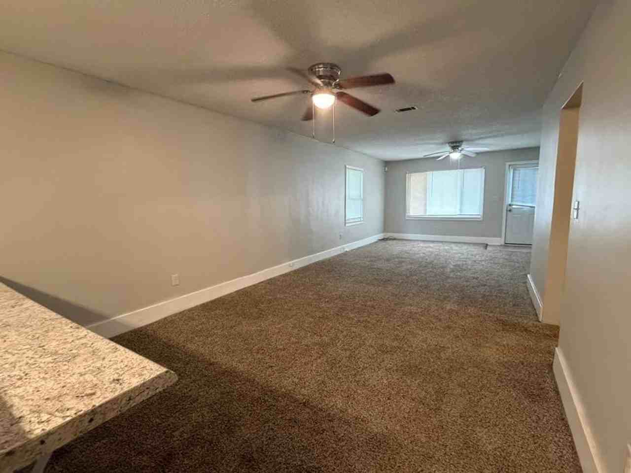 717 Eve St - Photo 6 of 21