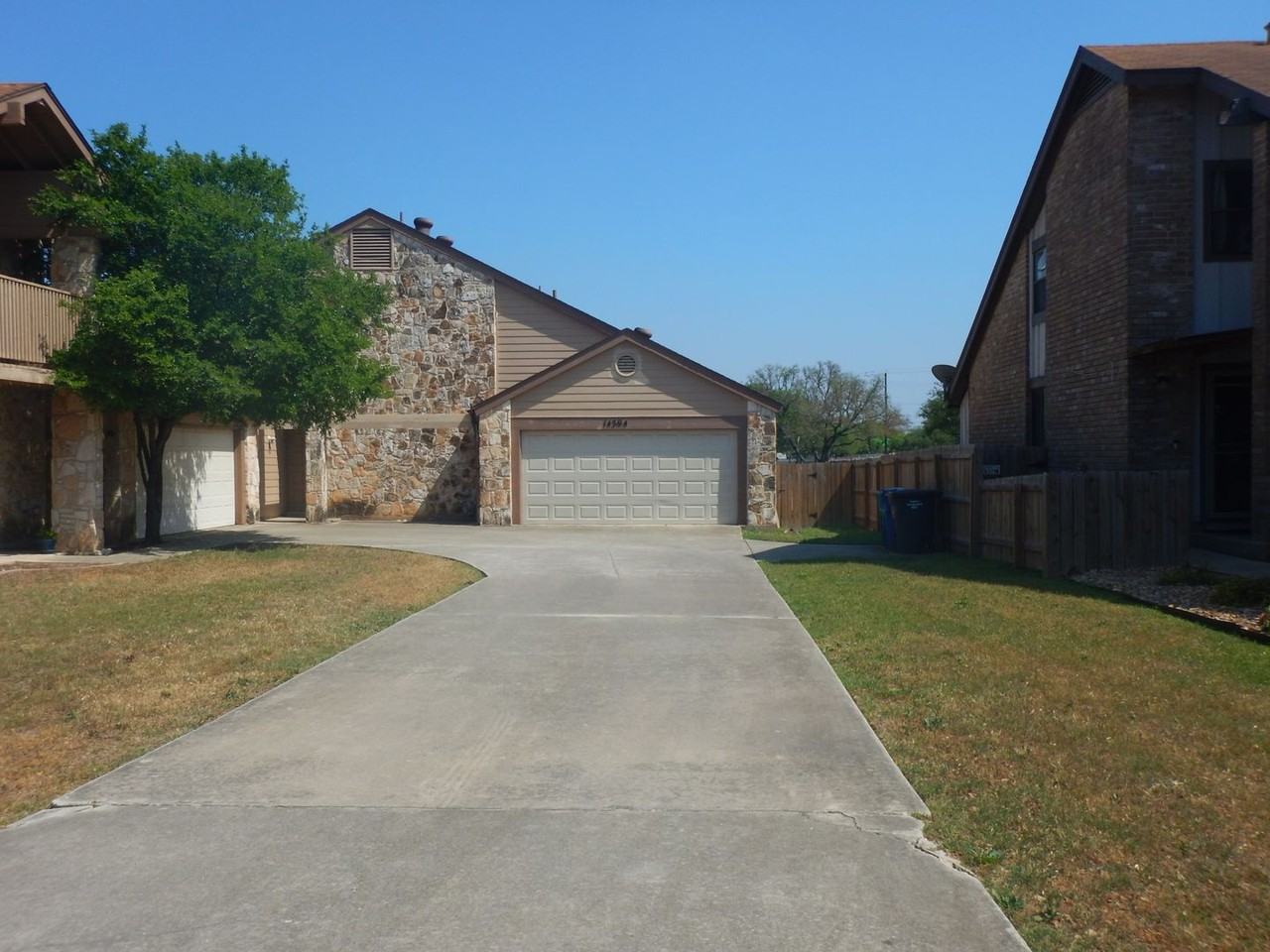 14304 Indian Woods - Photo 2 of 19