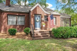featured image of 1739 E North St
