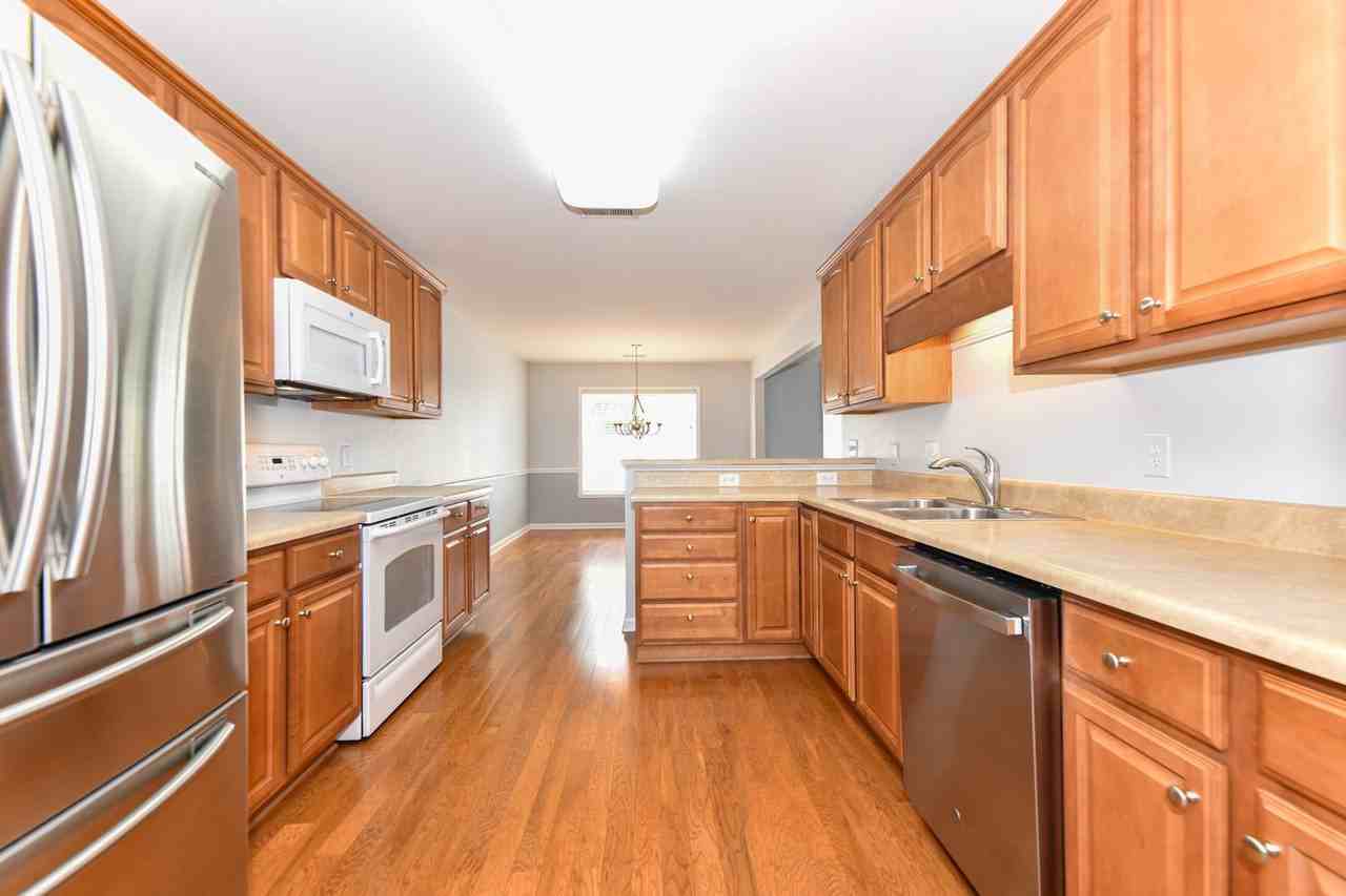 5011 Harness Ln - Photo 5 of 23