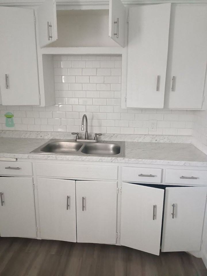 526 Se 21st St - Photo 4 of 18