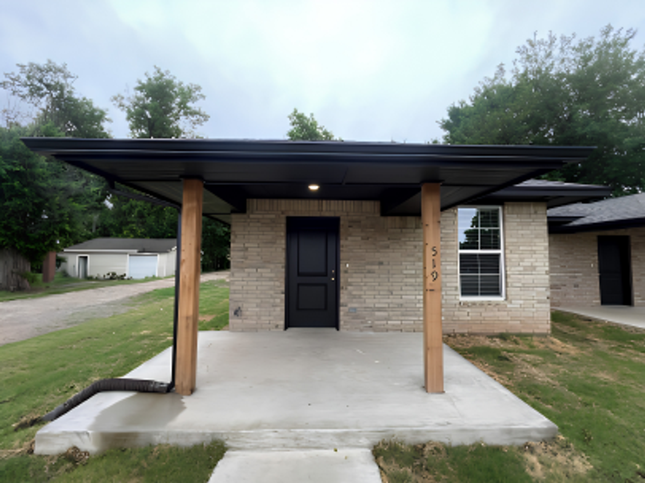 519 W Minnesota Ave - Photo 5 of 9
