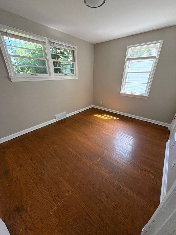 1831 Engelholm Ave - Photo 6 of 9