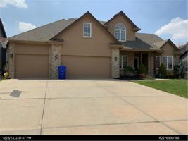 featured image of 6520 N 158th St