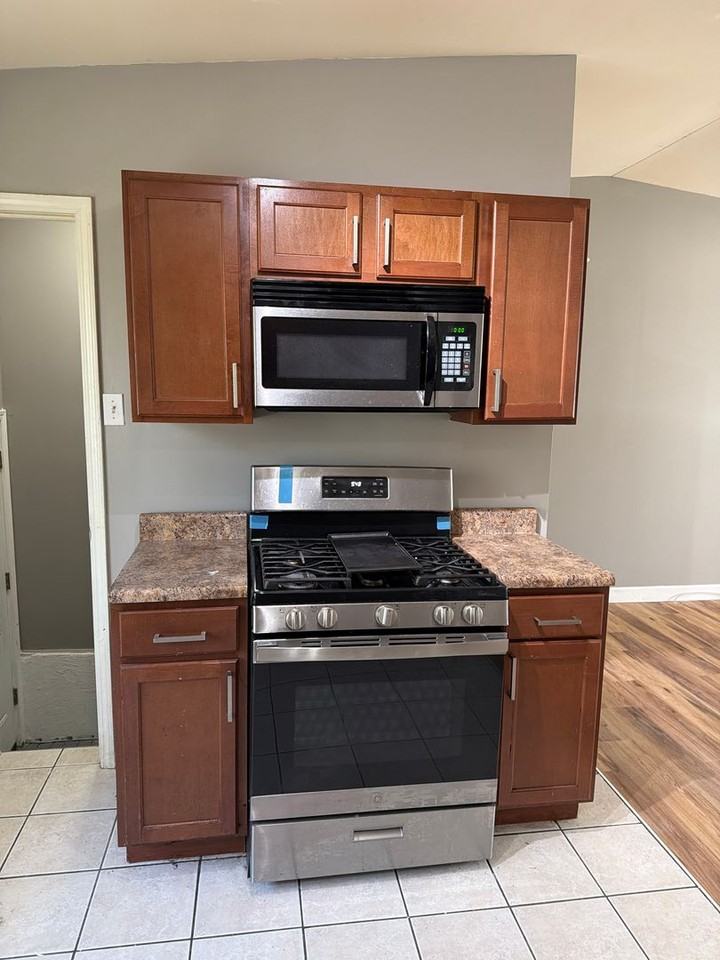 9723 Portage Dr - Photo 3 of 11